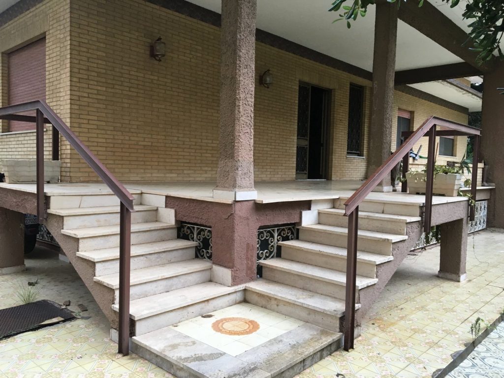 Villa in Vendita Zona Sferracavallo, foto 2 di 24