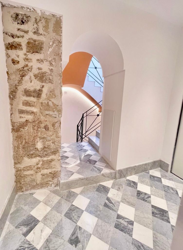 Appartamento in Affitto Zona Centro storico, foto 2 di 17