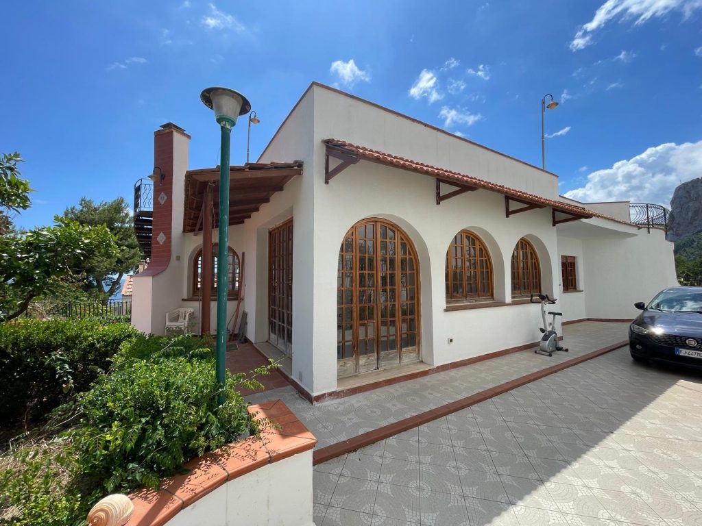 Villa Unifamiliare Zona Addaura, foto 1 di 30