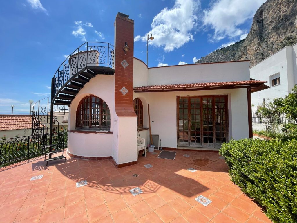 Villa Unifamiliare Zona Addaura, foto 3 di 30